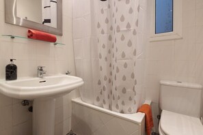 Haartrockner, Handtücher, Toilettenpapier