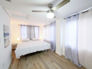 4 bedrooms, iron/ironing board, WiFi, bed sheets
