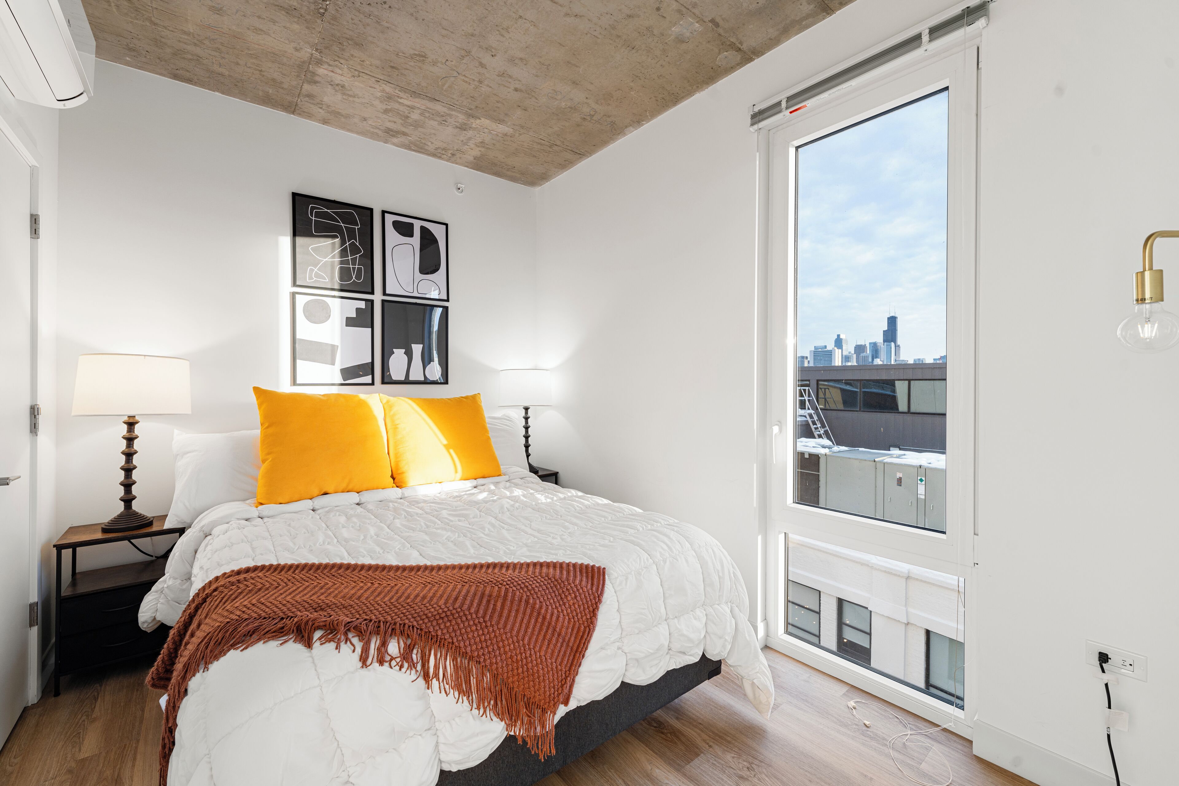 Business Suite, City View