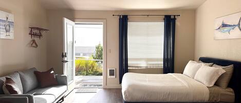 Tabla de planchar con plancha, wifi, ropa de cama