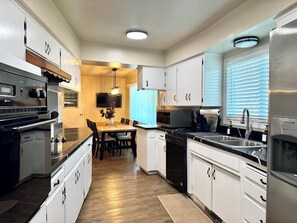 Microwave, oven, stovetop, dishwasher - SpaciousHome with King Bed, Game Room & Washer/Dryer (Hanford)
