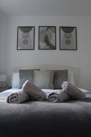 1 habitación, tabla de planchar con plancha y wifi gratis 