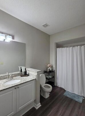 Secador de pelo y jabón