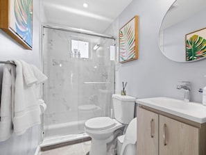 Shower, hair dryer, towels, soap - Ground Fl Unit | Tufts Harvard MIT Parking Subway (Somerville)