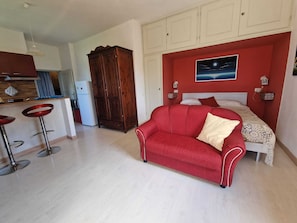 1 camera, Wi-Fi, lenzuola