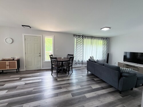 Newly Renovated 4 Bed House