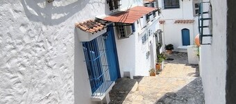 Apartment in Colombian Santorini
