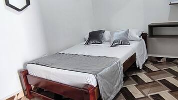 4 bedrooms, bed sheets