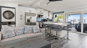 Unclassified image, 4 of 45, button