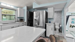 فرن، موقد طهي مسطح، مستلزمات طهي/أطباق/أوعية، مُحضّرة مكعبات الثلج