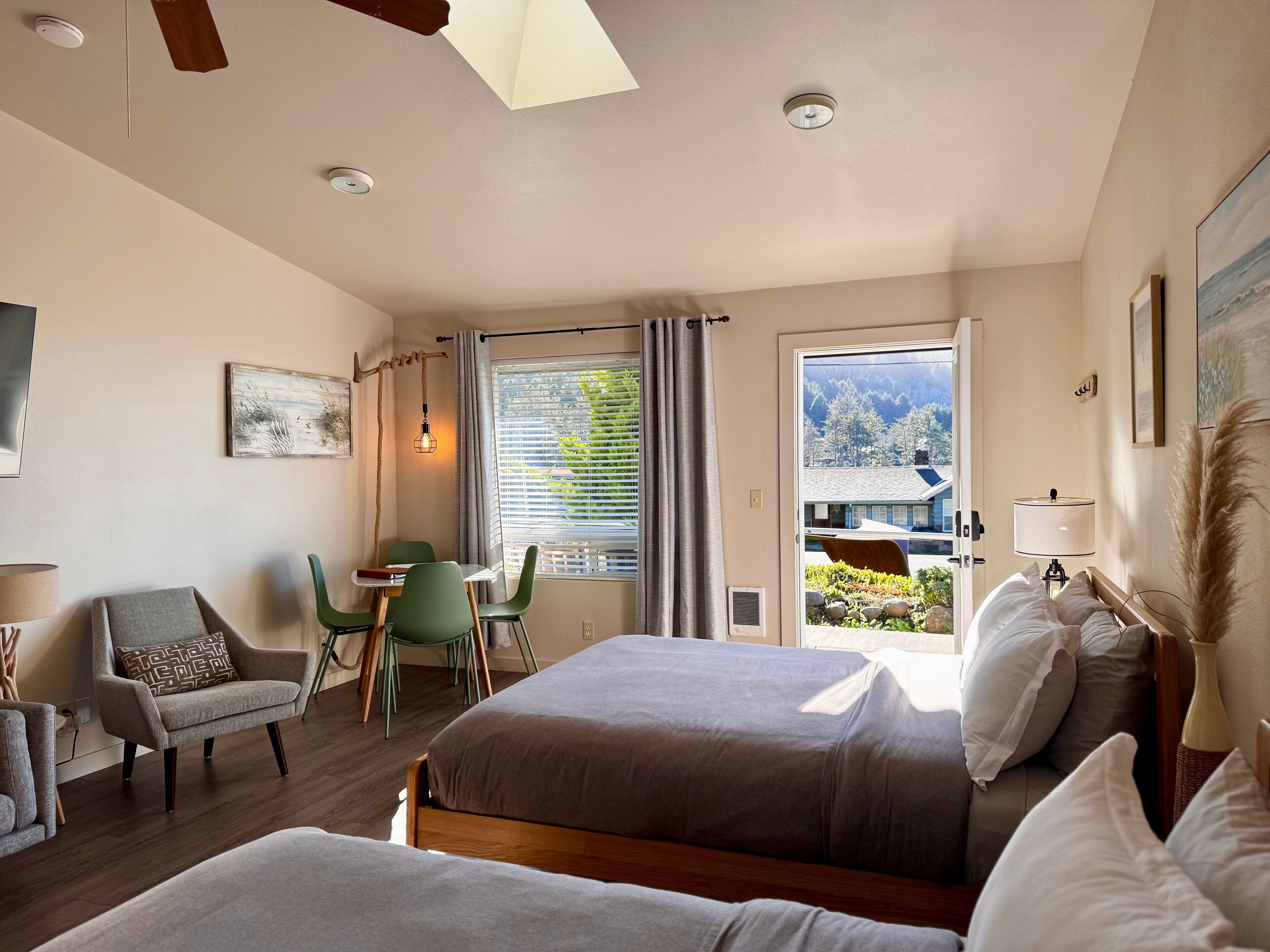 Bügeleisen/Bügelbrett, WLAN, Bettwäsche