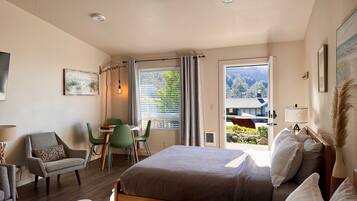 Bügeleisen/Bügelbrett, WLAN, Bettwäsche