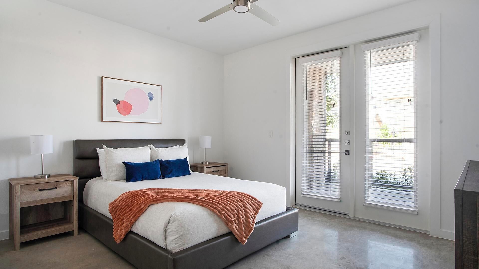 1 bedroom, desk, iron/ironing board, WiFi