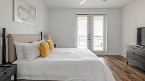 1 bedroom, desk, iron/ironing board, WiFi
