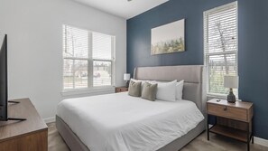 2 bedrooms, desk, iron/ironing board, WiFi - Landing at The Artesian at Bee Cave - 2 Bedroom... (Lakeway)