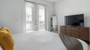 1 bedroom, desk, iron/ironing board, WiFi