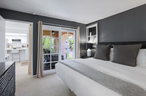 House, Multiple Beds, Balcony, Pool View (Deauville 413) - Keith Haring Inspired 2BD Deauville (Palm Springs)