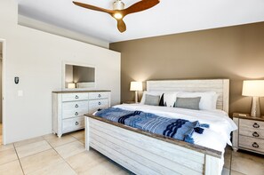 Leilighet, 1 kingsize-seng, balkong (Farrell N80) | 1 soverom, individuelt dekorert, individuelt innredet og sengetøy