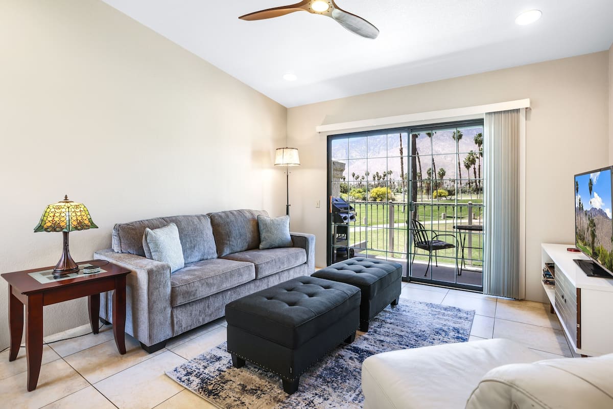 Condo, 1 King Bed, Balcony (Farrell N80) | Living area