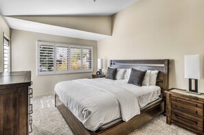 Condo, 2 Katil Ratu (Queen), Balcony, Mountain View (Plaza Villas 554) | 2 bilik tidur, dihias secara berasingan 