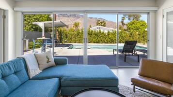 House, Multiple Beds, Pool Access, Pool View (Marcus) | Living area | Fireplace