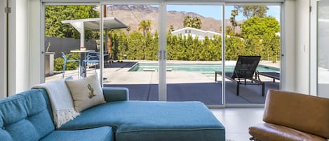 House, Multiple Beds, Pool Access, Pool View (Marcus) | Living area | Fireplace