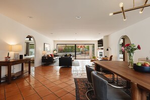 House, Multiple Beds, Pool Access, Pool View (Cardillo 2) | Interior