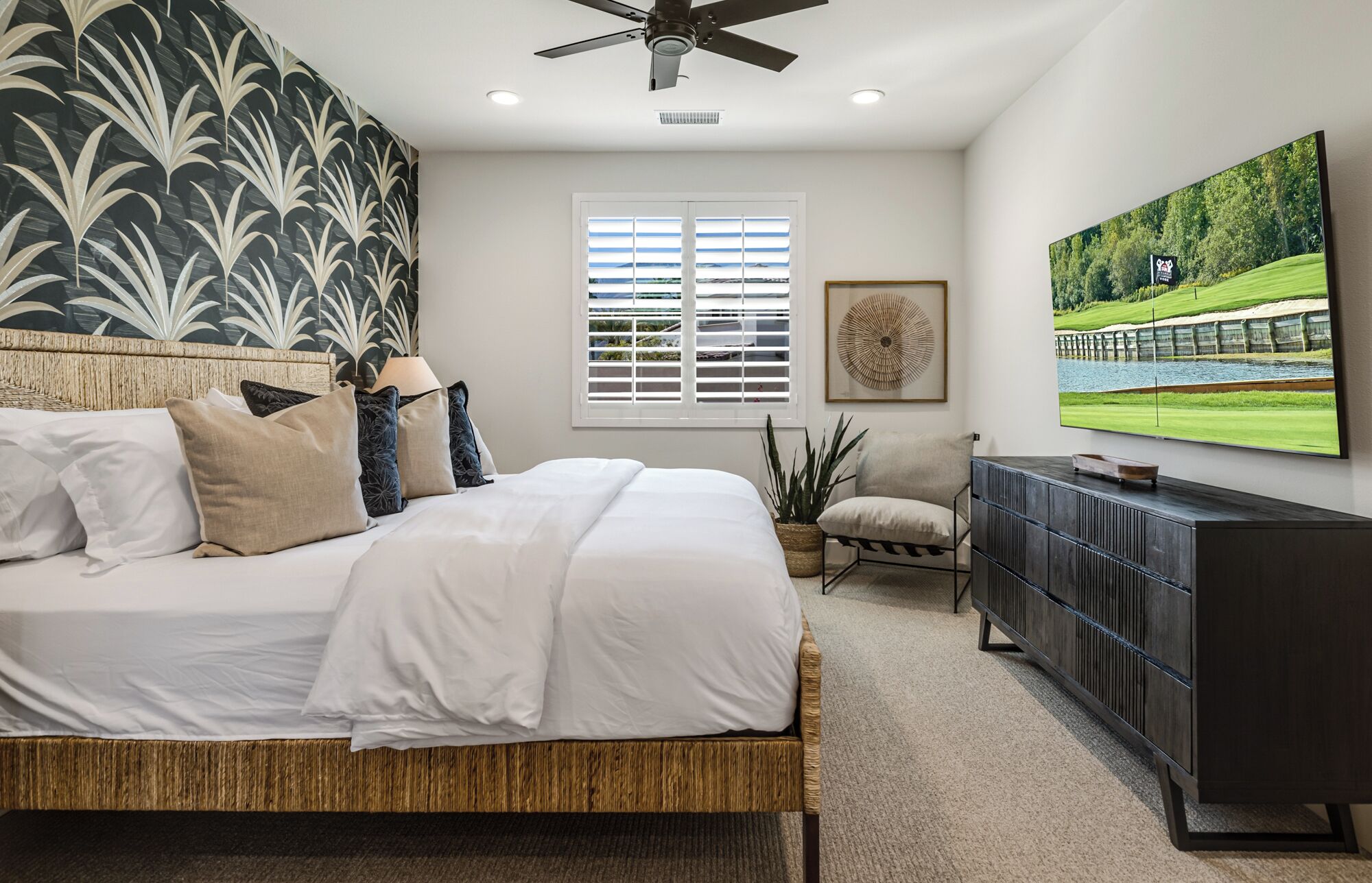 Condo, varias camas, patio, vista a la alberca (Whisper Rock) | Decoración personalizada, muebles diferentes y ropa de cama 