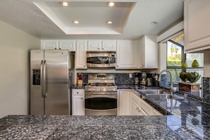 House, Multiple Beds, Pool Access, Mountain View (San Marino) | Private kitchen