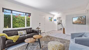 House, Multiple Beds, Pool Access, Pool View (San Miguel) | Living area