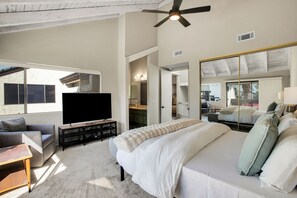 Condo, várias camas, varanda (Pueblo Vista) | Individualmente decorados, individualmente mobiliados, roupa de cama