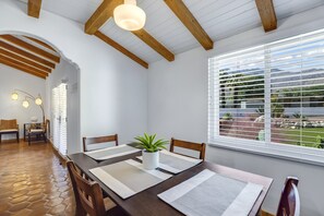 House, Multiple Beds, Pool Access, Mountain View (Cardillo 3) | Dining