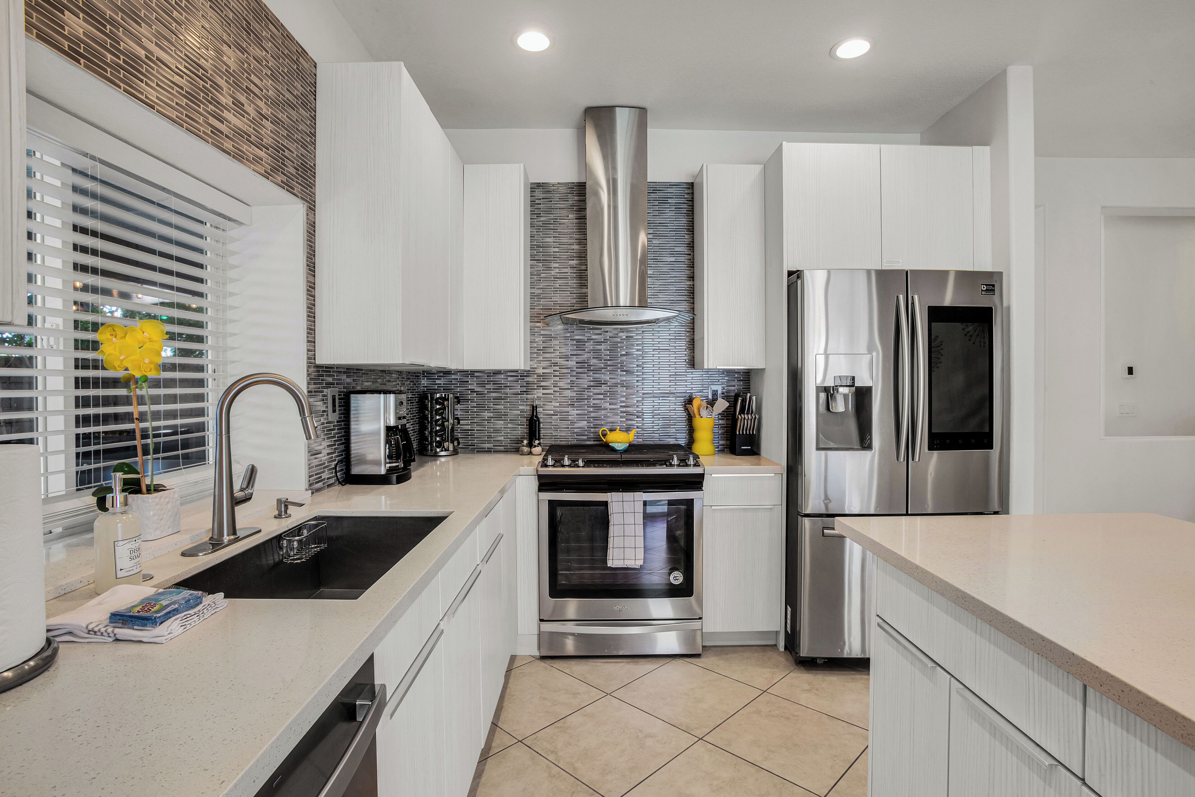 House, Multiple Beds, Pool Access, Pool View (Via Escuela 2) | Private kitchen | Coffee/tea maker