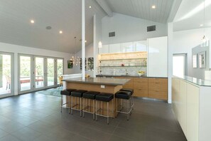 House, Multiple Beds, Pool Access, Pool View (Los Nietos) | Interior