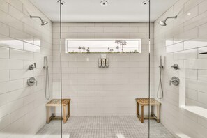 Maison, plusieurs lits, accès piscine, vue piscine (Sunny Dunes) | Salle de bain