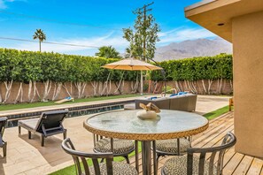 Outdoor dining - Mid-Century Elegance & Fun in Tahquitz River Estates (Palm Springs)
