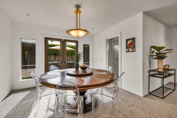 House, Multiple Beds, Pool Access, Pool View (Sunny Dunes) | Dining