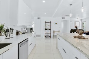Ferienhaus, Mehrere Betten, Poolzugang, Poolblick (Viminal) | Eigene Küche | Wasserkocher mit Kaffee-/Teezubehör