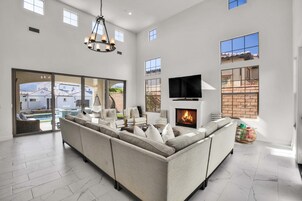 House, Multiple Beds, Pool Access, Mountain View (Champions) | Living area | Fireplace