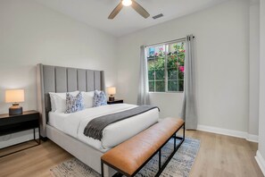 House, Multiple Beds, Pool Access, Mountain View (Champions)