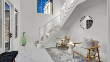 House, Multiple Beds, Pool Access, Mountain View (Champions) | Interior