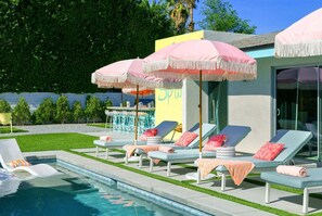 Outdoor pool - Caliente Oasis (Palm Springs)