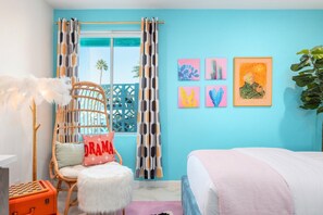 House, Multiple Beds, Pool Access, Pool View (Via Escuela) | 3 bedrooms, individually decorated, individually furnished, bed sheets - Caliente Oasis (Palm Springs)
