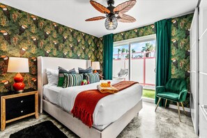 Talo, useita sänkyjä, pääsy uima-altaalle, näköala uima-altaalle (Lujo) | Yksilöllisesti sisustettu, yksilöllisesti kalustettu, vuodevaatteet