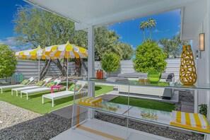 House, Multiple Beds, Pool Access, Pool View (Lujo) | Terrace/patio