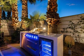 House, Multiple Beds, Pool Access, Pool View (Lujo) | Terrace/patio