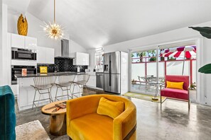 House, Multiple Beds, Pool Access, Pool View (Lujo) | Interior