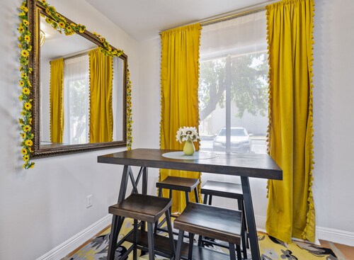 Little Den of Sunflowers