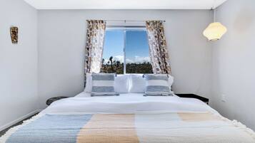 House, Multiple Beds, Patio, Mountain View (Scandia) | Individually decorated, individually furnished, bed sheets