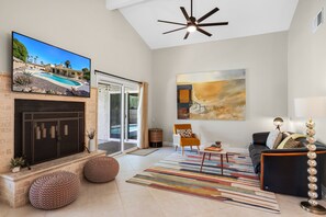 Casa, várias camas, acesso à piscina, vista para a piscina (Nueva Vista) | Área de estar